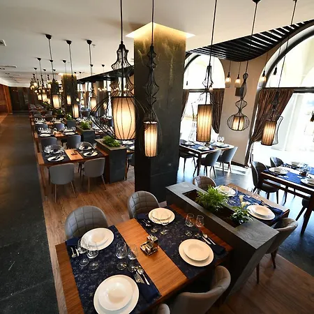 奥斯特波斯纳伊利扎酒店 5*